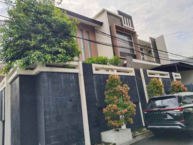 dijual rumah rumah pulomas jakarta timur