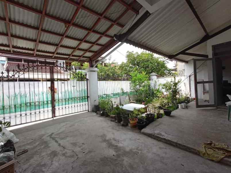 dijual rumah rungkut asri