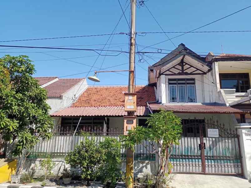 dijual rumah rungkut asri