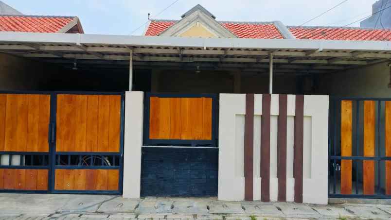 dijual rumah rungkut asri tengah