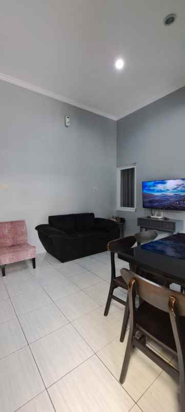 dijual rumah sambiroto raya