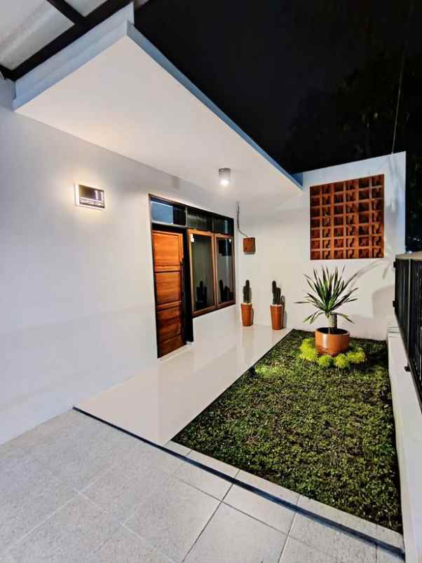 dijual rumah santosa asih cipamokolan