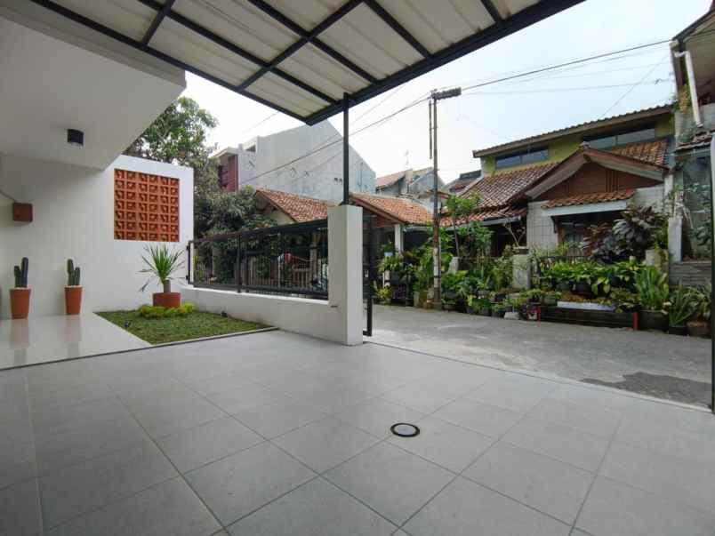 dijual rumah santosa asih cipamokolan