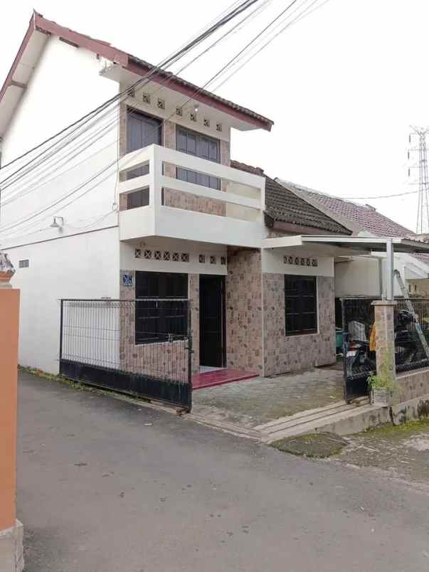 dijual rumah sariharjo