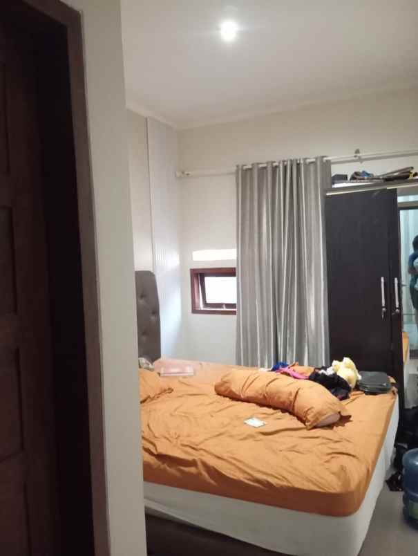 dijual rumah sariwangi