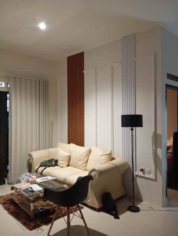 dijual rumah sariwangi