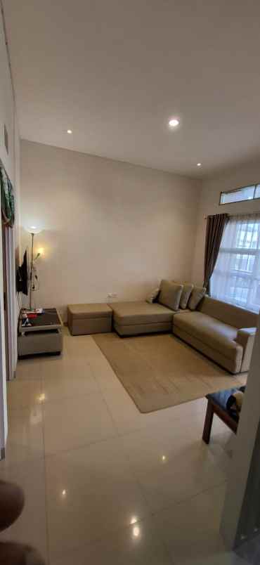 dijual rumah sariwangi parongpong