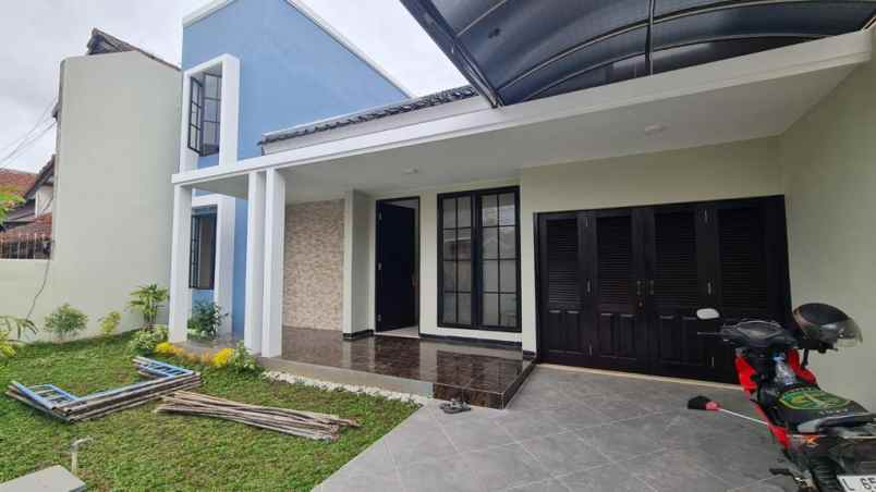 dijual rumah satelit utara