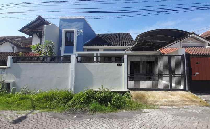 dijual rumah satelit utara