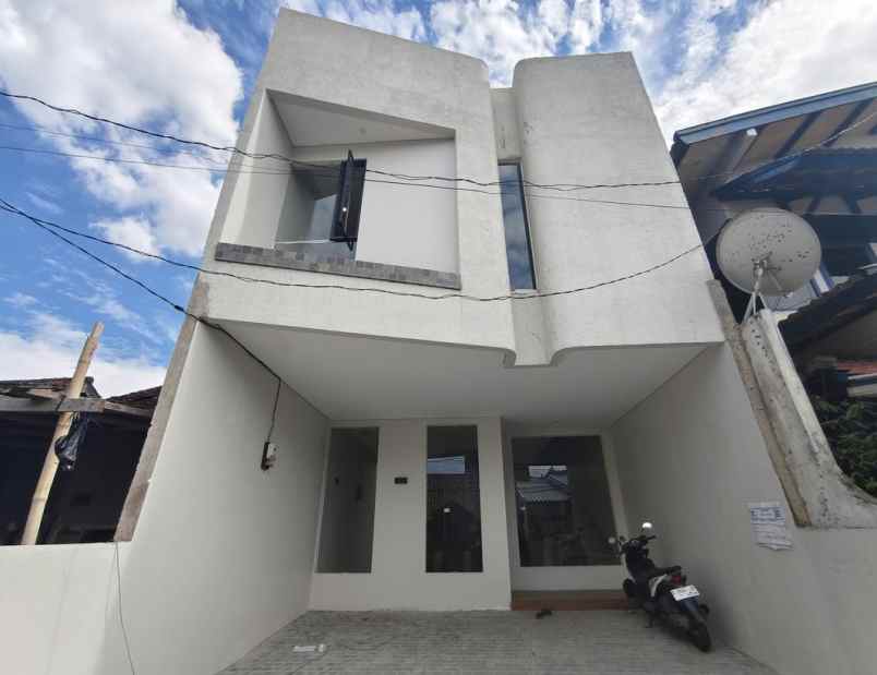 dijual rumah sayap buahbatu bandung