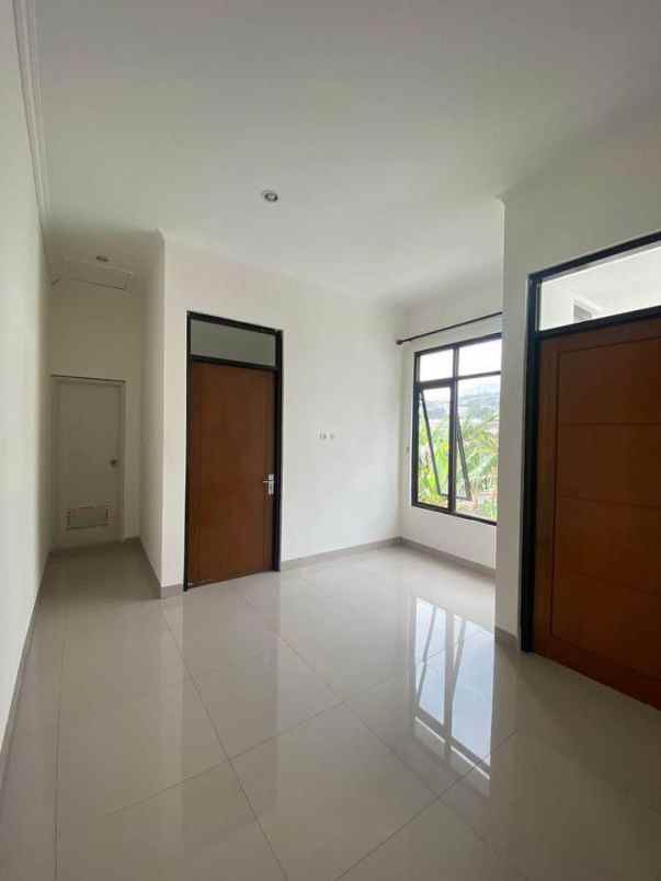 dijual rumah sayap sariwangi bandung barat