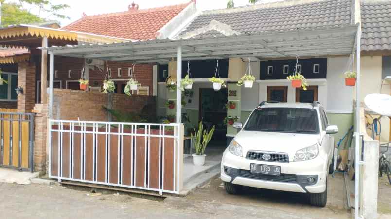 dijual rumah selatan terminal giwangan