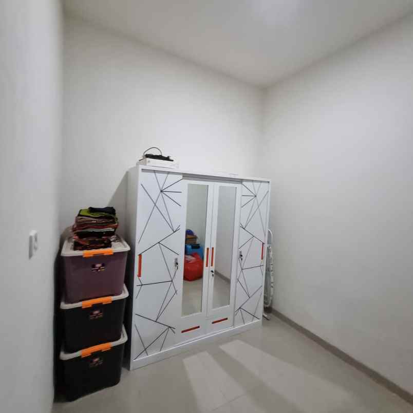 dijual rumah semi furnished di grand mahkota 2