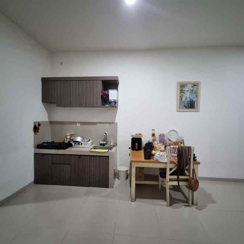 dijual rumah semi furnished di grand mahkota 2