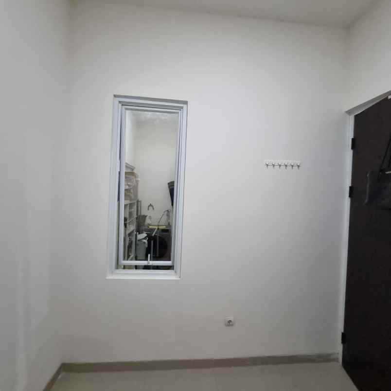 dijual rumah semi furnished di grand mahkota 2