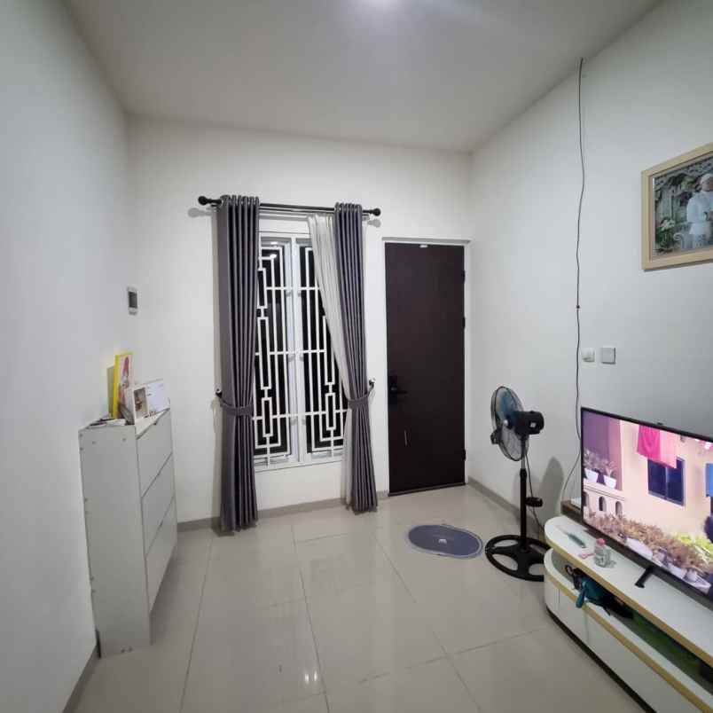 dijual rumah semi furnished di grand mahkota 2