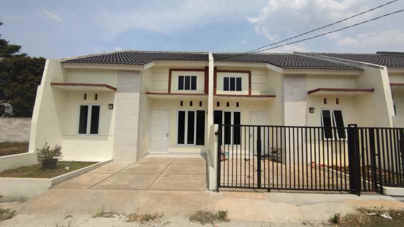 dijual rumah serua