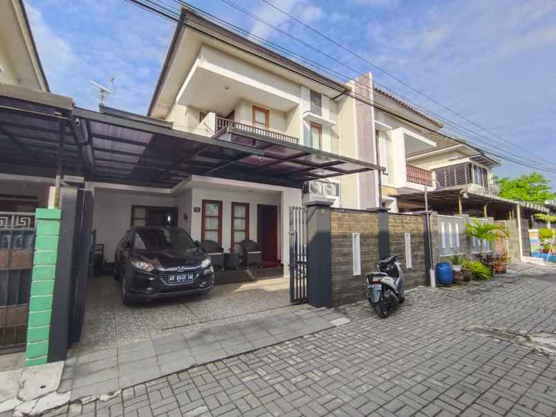 dijual rumah seturan