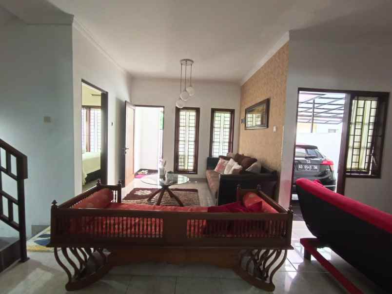 dijual rumah seturan