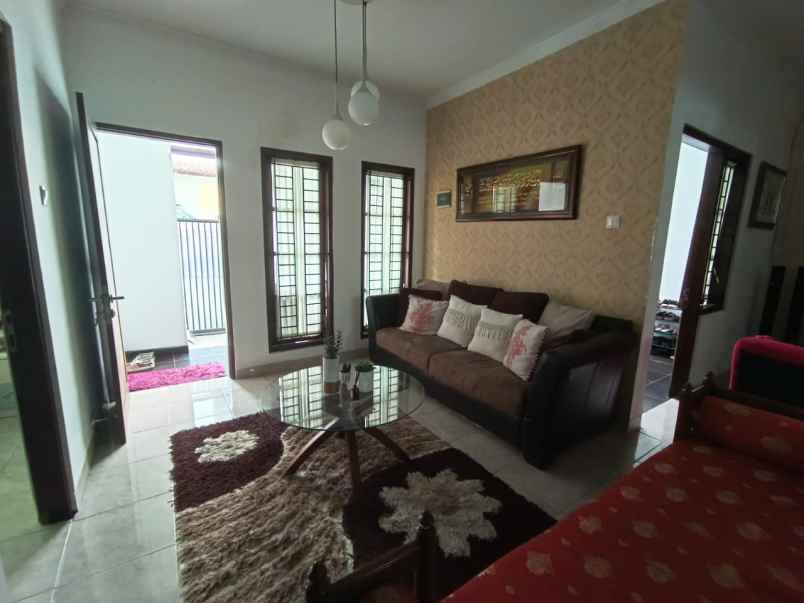 dijual rumah seturan