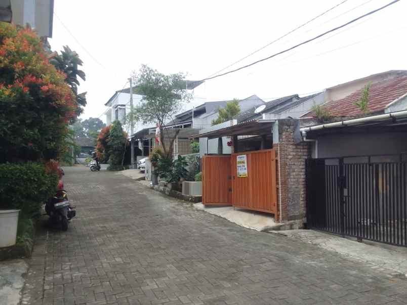 dijual rumah siap huni one gate system di cipageran