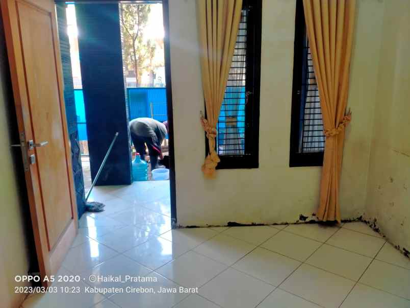 dijual rumah strategis