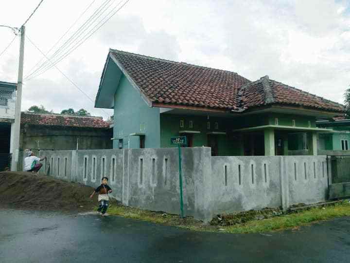 dijual rumah sukarindik