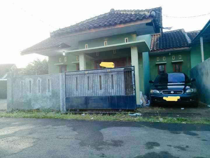 dijual rumah sukarindik