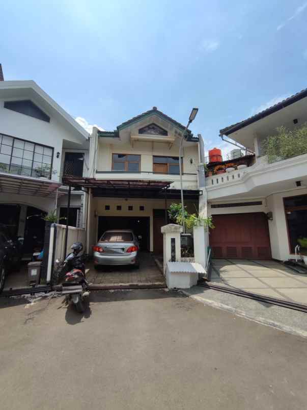 dijual rumah suryalaya asri