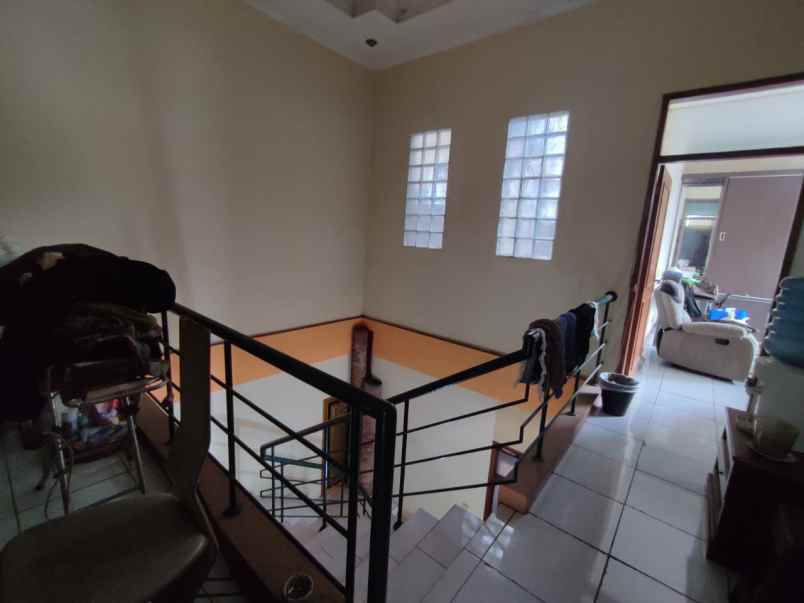 dijual rumah suryalaya asri