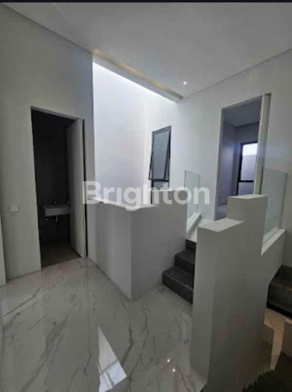 dijual rumah sutorejo