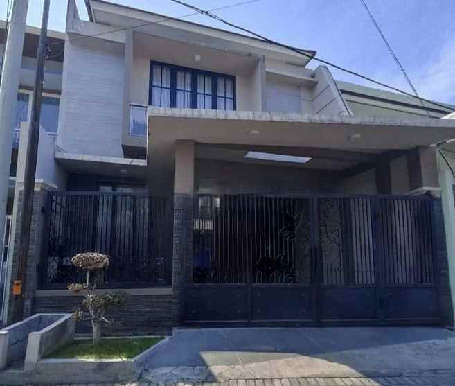 dijual rumah sutorejo timur