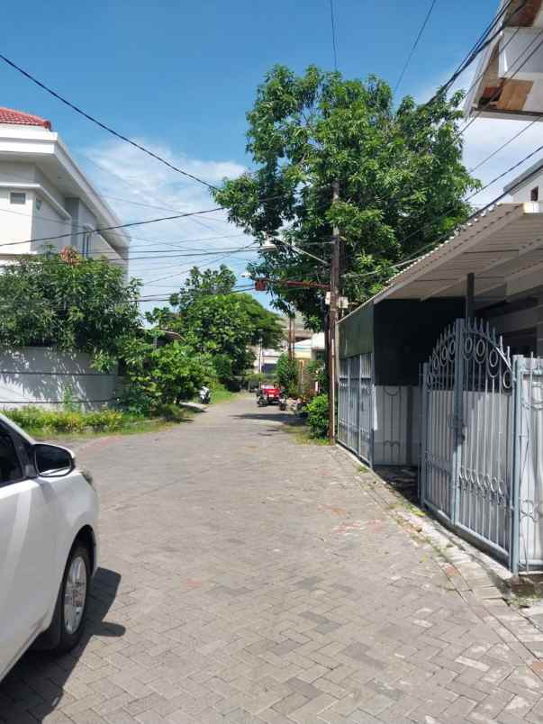 dijual rumah sutorejo utara