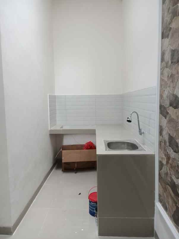 dijual rumah taman harapan baru