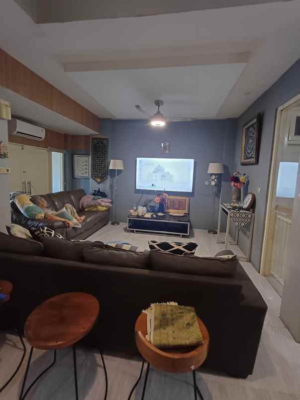 dijual rumah taman harapan baru