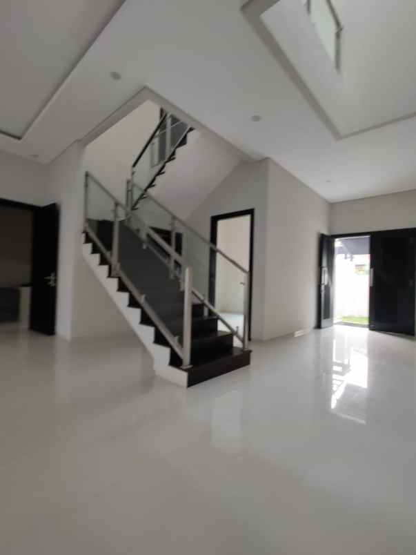 dijual rumah taman indie araya dago