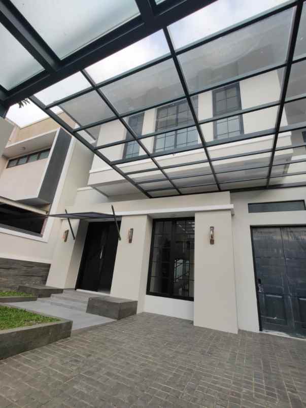 dijual rumah taman indie araya dago