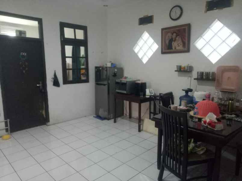 dijual rumah taman kopo indah 1