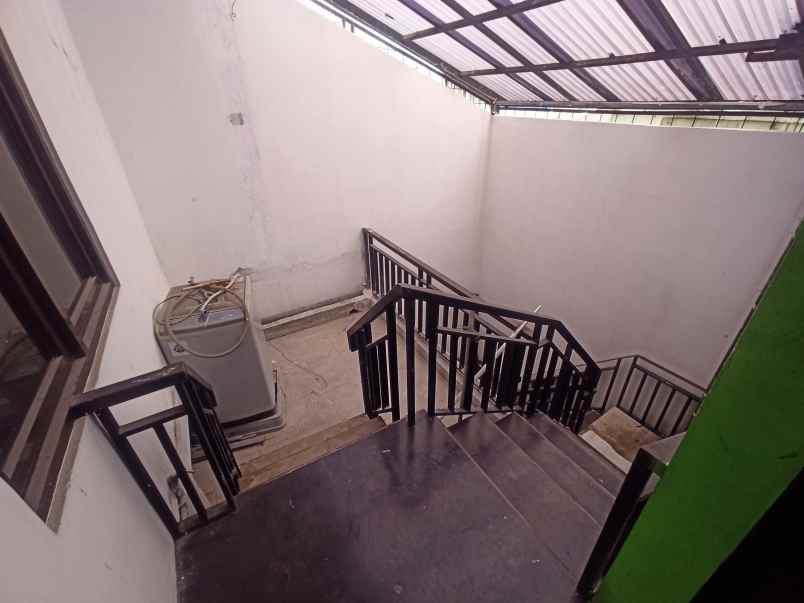 dijual rumah taman kopo indah