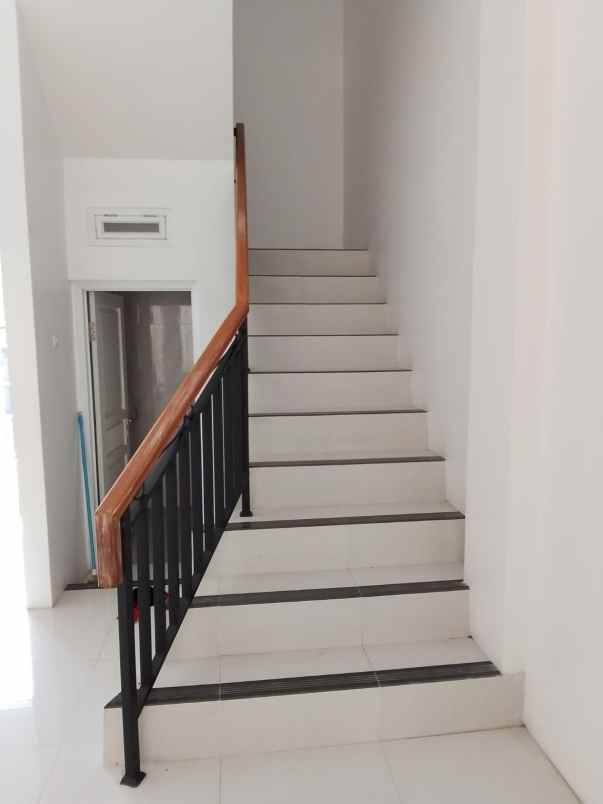 dijual rumah taman malaka pondok kelapa