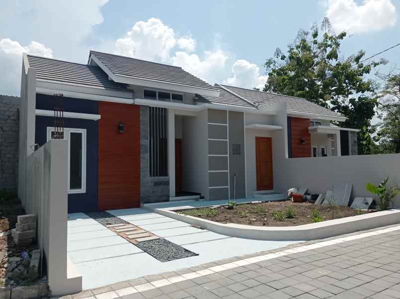 dijual rumah taman martani kalasan sleman