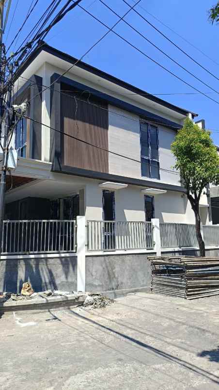 dijual rumah taman pondok indah
