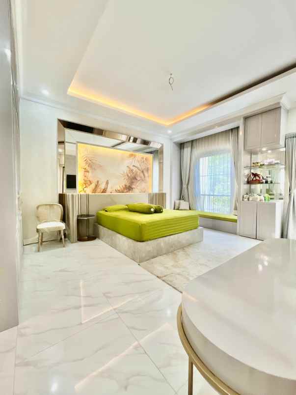 dijual rumah taman puspa raya