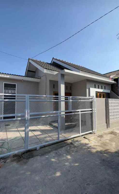 dijual rumah tamanmartani kalasan