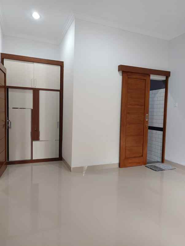 dijual rumah tamanmartani kalasan sleman