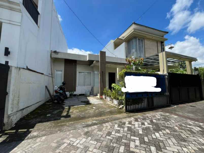 dijual rumah tambakan sinduharjo
