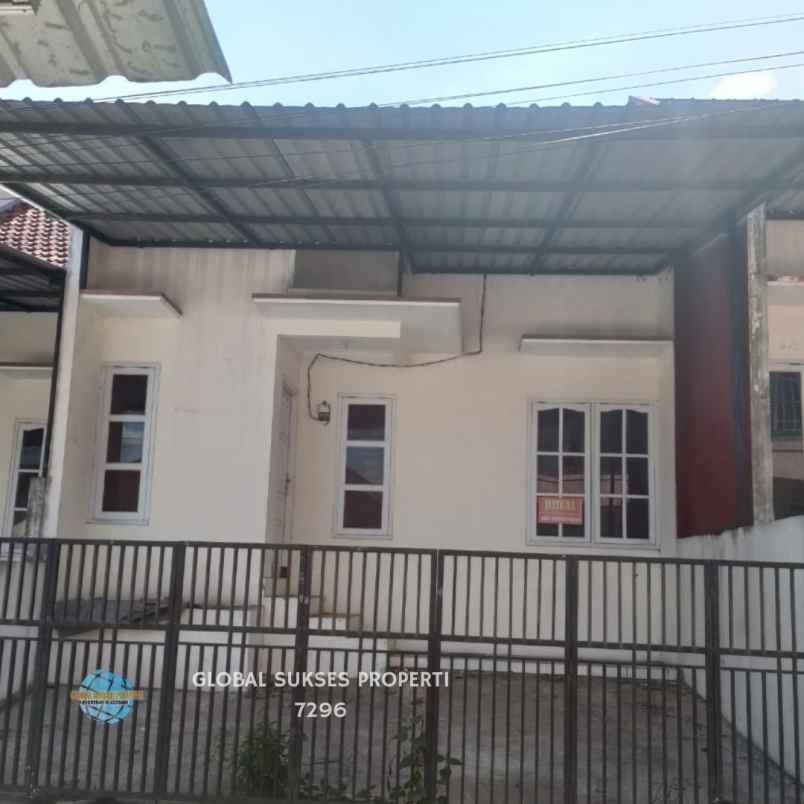 dijual rumah teluk pelabuhan ratu