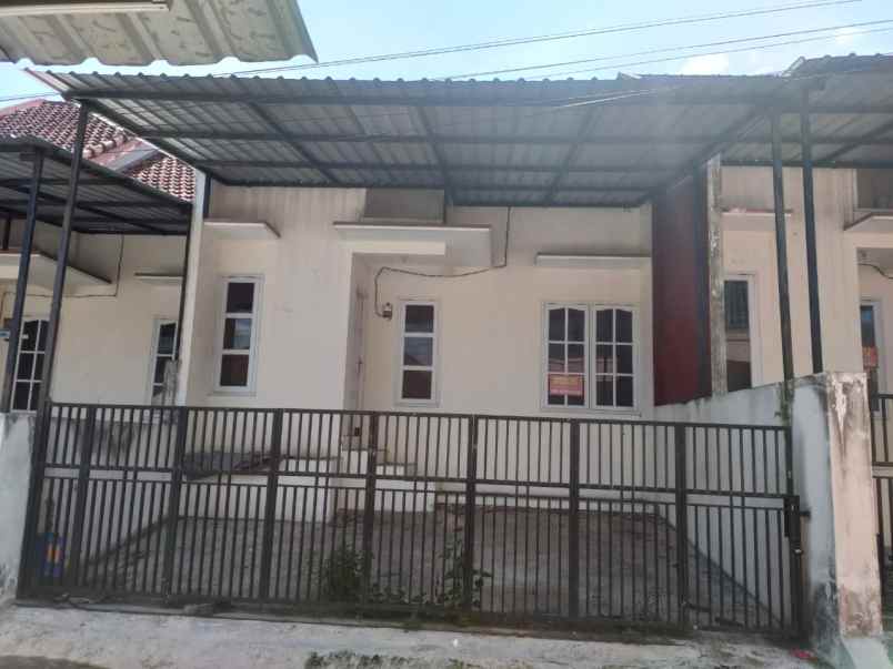 dijual rumah teluk pelabuhan ratu