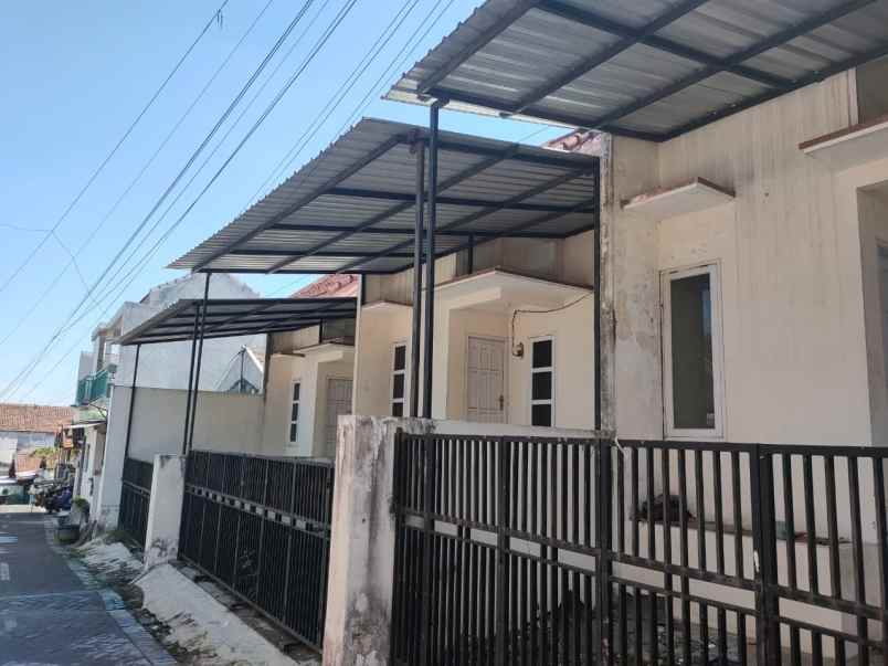 dijual rumah teluk pelabuhan ratu