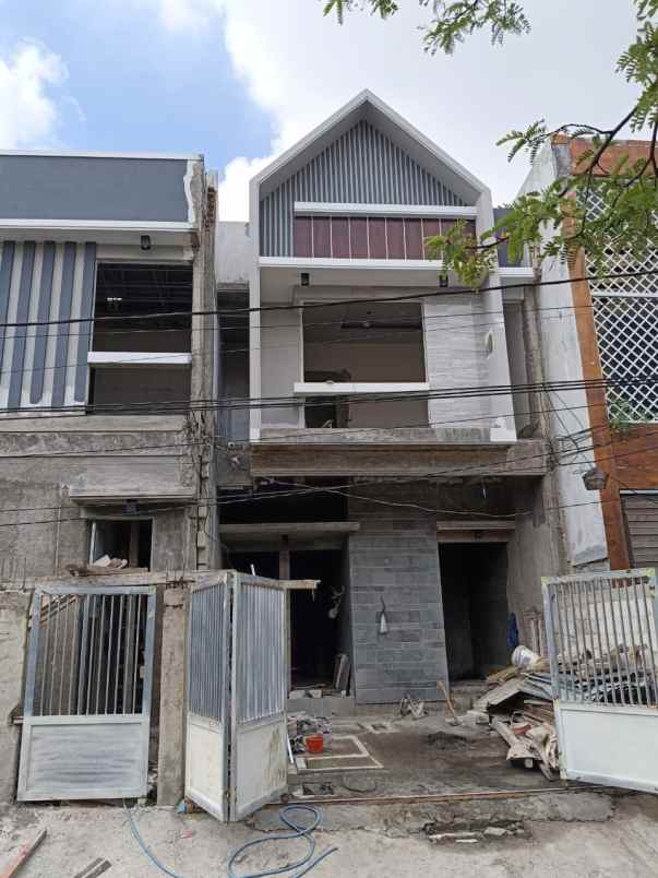 dijual rumah tenggilis surabaya sangat